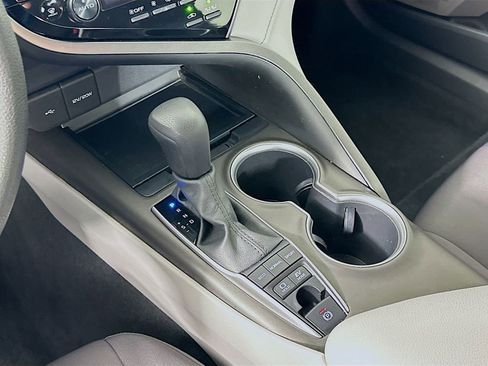 Used 2021 Toyota Camry LE image 16