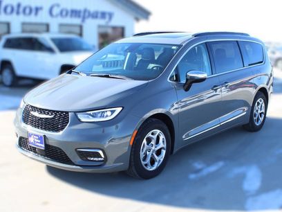 Used 2023 Chrysler Pacifica Limited