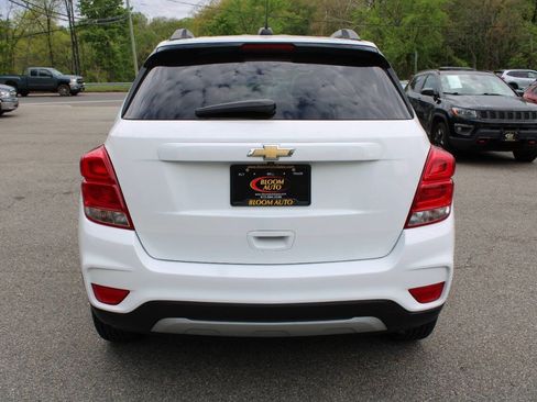 Used 2019 Chevrolet Trax LT w/ LT Convenience Package AWD/4WD image 9