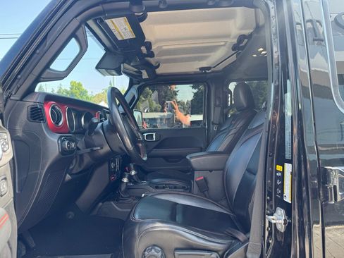 Used 2021 Jeep Wrangler Unlimited Rubicon AWD/4WD image 3