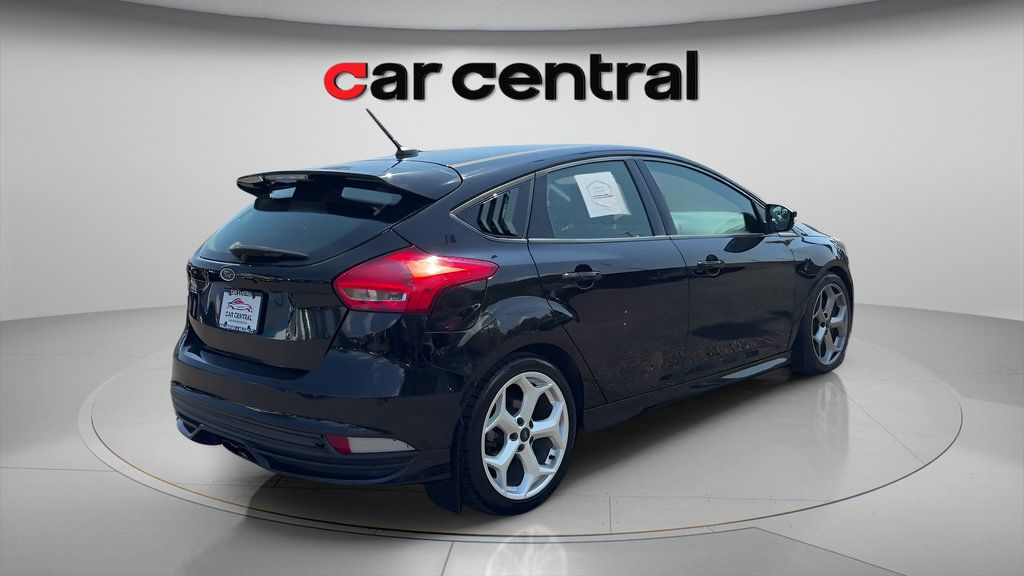 Used 2018 Ford Focus ST FWD image 5