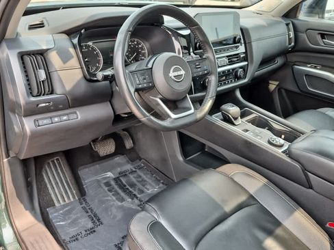 Used 2023 Nissan Pathfinder SL w/ SL Premium Package AWD/4WD image 13