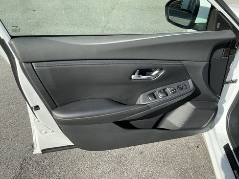 Used 2022 Nissan Sentra SV FWD image 18