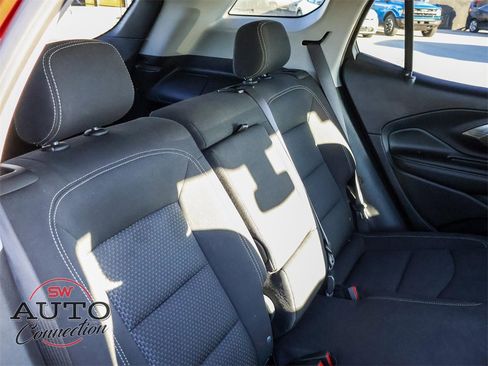 Used 2024 GMC Terrain SLE image 22