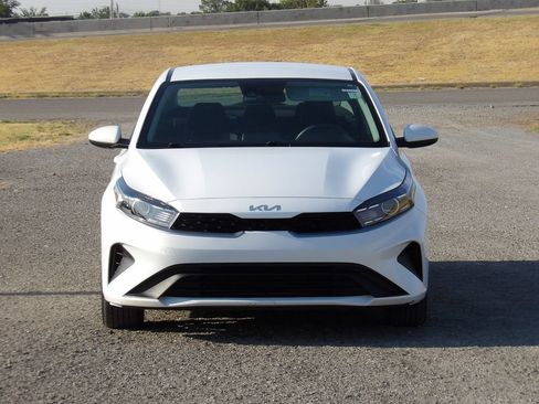 Used 2024 Kia Forte LXS FWD image 3