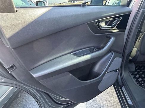 Used 2018 Audi Q7 3.0T Prestige w/ Prestige Package image 31