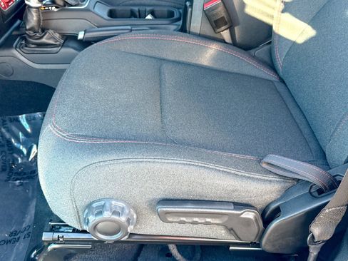 Used 2024 Jeep Wrangler Unlimited Rubicon image 18