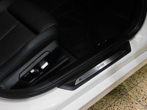 Used 2019 BMW 330i xDrive Wagon AWD/4WD image 90
