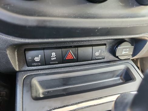 Used 2016 Jeep Patriot High Altitude FWD image 26
