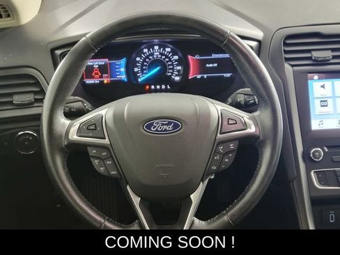 Used 2018 Ford Fusion SE image 27