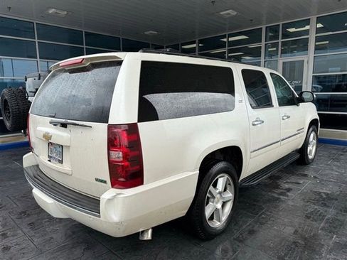 Used 2011 Chevrolet Suburban LTZ RWD image 9