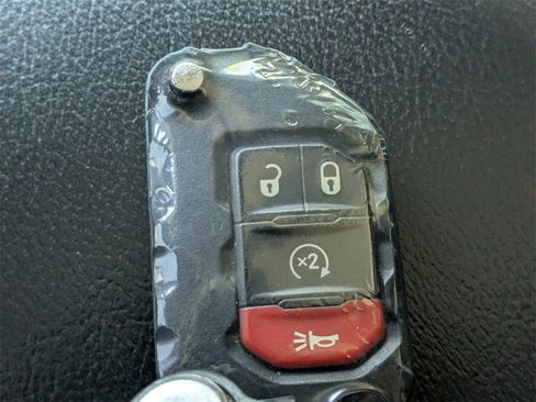 Used 2020 Jeep Wrangler Unlimited Sahara w/ Cold Weather Group image 27