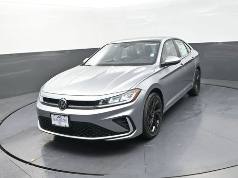 New 2026 Volkswagen Jetta SE FWD image 4