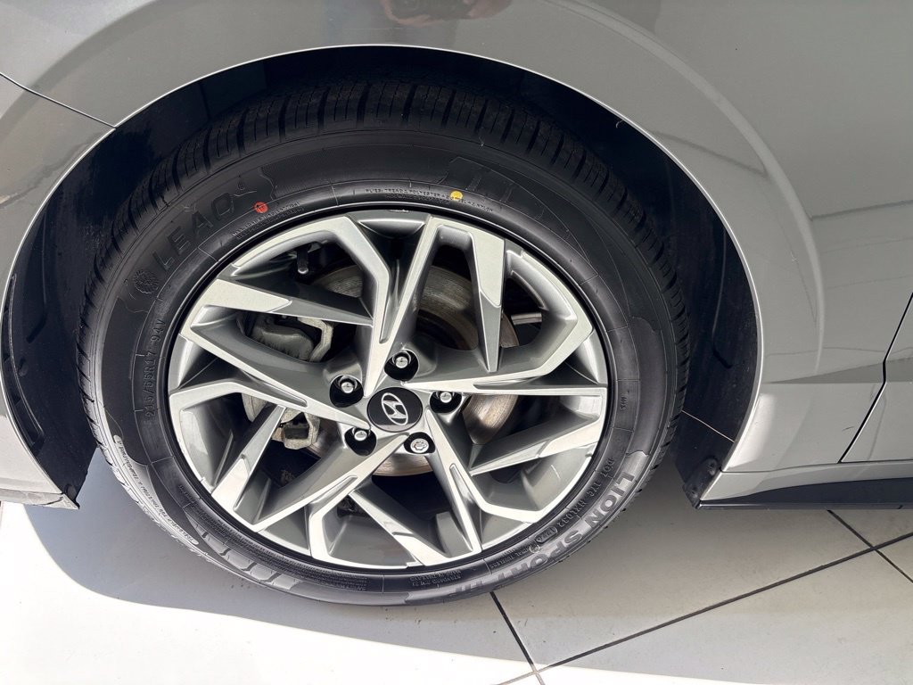 Used 2022 Hyundai Sonata SEL w/ Preferred Accessory Package FWD image 9