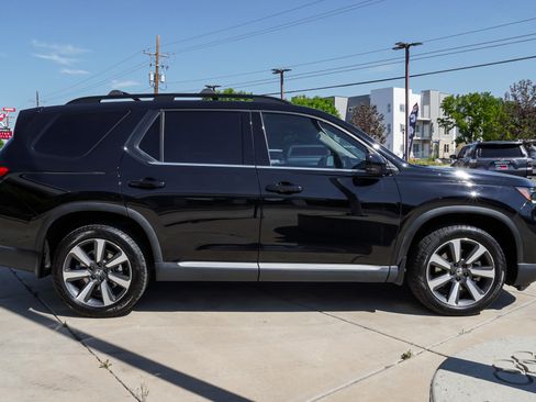 Used 2023 Honda Pilot Touring image 9