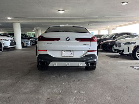 Used 2026 BMW X6 xDrive40i w/ Premium Package AWD/4WD image 6