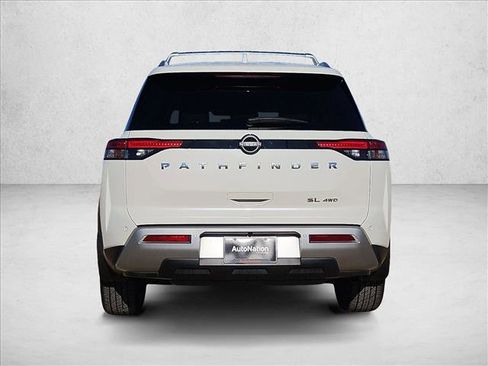Used 2023 Nissan Pathfinder SL image 7