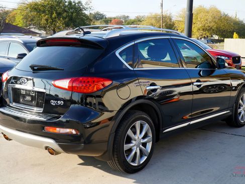 Used 2017 INFINITI QX50 Sport Utility 4D w/ Premium Package image 6