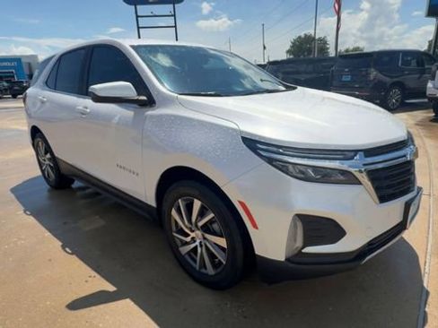 Used 2022 Chevrolet Equinox LT FWD image 2