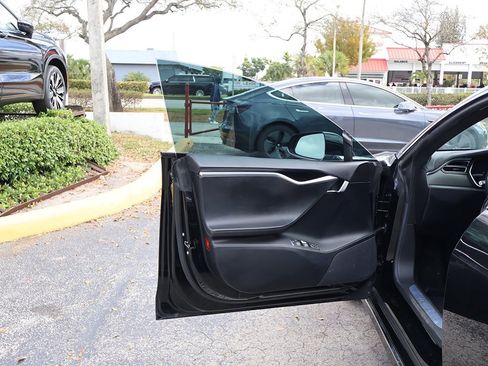 Used 2017 Tesla Model S 75D image 22