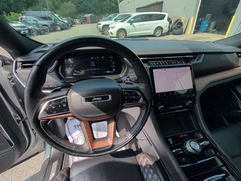 Used 2023 Jeep Grand Cherokee Summit w/ Luxury Tech Group V AWD/4WD image 11