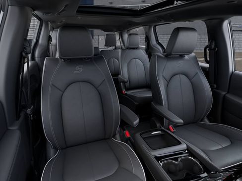 New 2027 Chrysler Pacifica Limited AWD/4WD image 17
