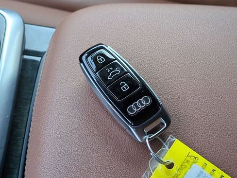 Used 2019 Audi Q8 Premium Plus w/ Premium Plus image 42