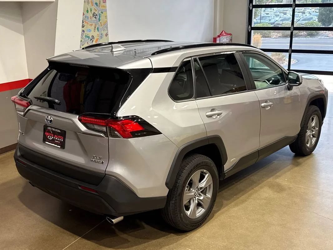 Used 2022 Toyota RAV4 XLE w/ Convenience Package AWD/4WD image 42