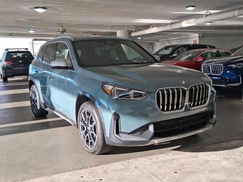 Certified 2023 BMW X1 xDrive28i w/ Convenience Package image 4