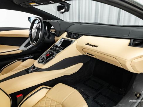 Used 2018 Lamborghini Aventador S image 63