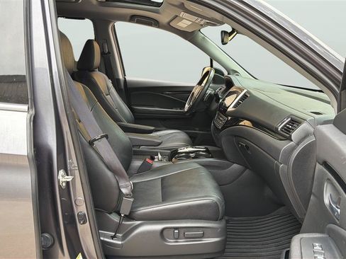 Used 2016 Honda Pilot Touring image 13