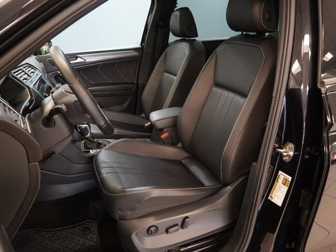 Used 2023 Volkswagen Tiguan SE R-Line AWD/4WD image 3