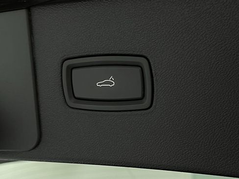 Used 2019 Porsche Cayenne image 39