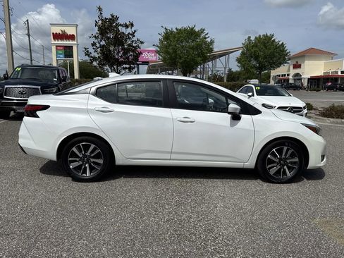 Used 2025 Nissan Versa SV image 2