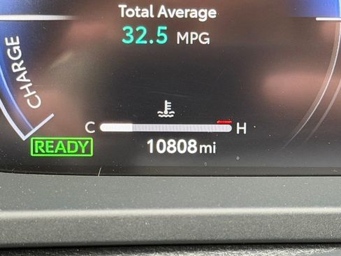 Certified 2025 Toyota Crown Signia image 16