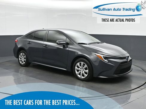 Used 2023 Toyota Corolla LE FWD image 1