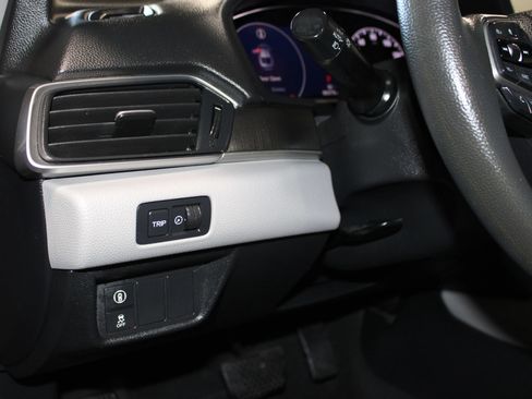 Used 2018 Honda Accord LX image 19