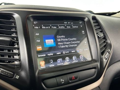 Used 2018 Jeep Cherokee Limited AWD/4WD image 28
