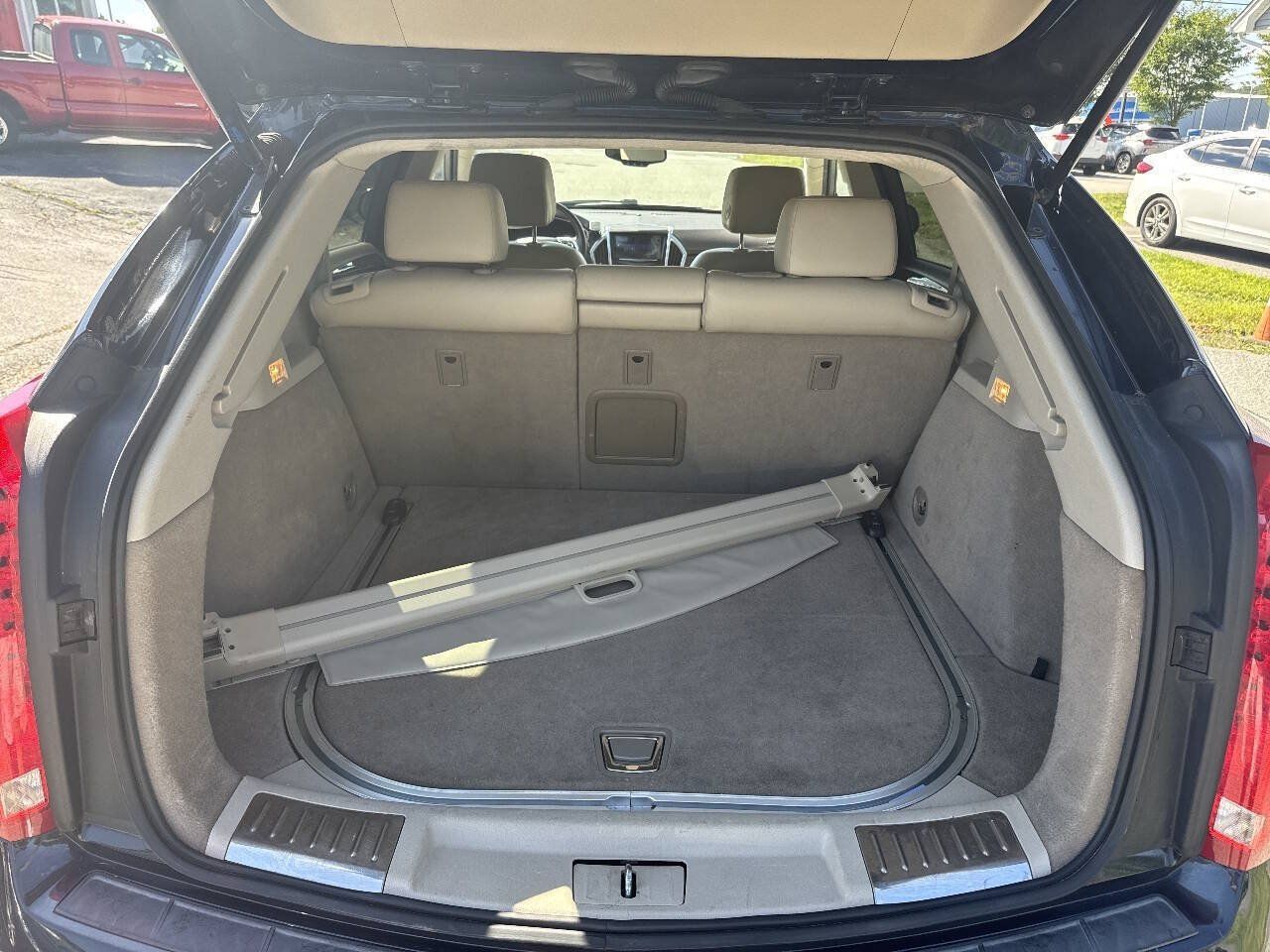 Used 2015 Cadillac SRX Luxury w/ Driver Awareness Package AWD/4WD image 11