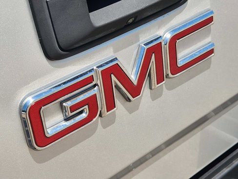 Used 2018 GMC Sierra 1500 SLT w/ Enhanced Driver Alert Package RWD image 12