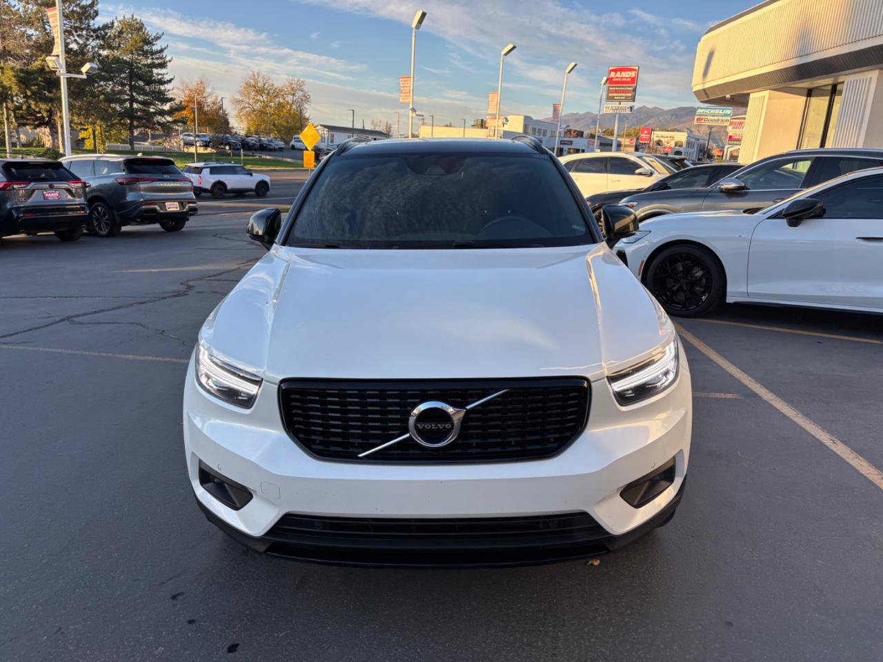 Used 2022 Volvo XC40 T5 R-Design AWD/4WD image 10