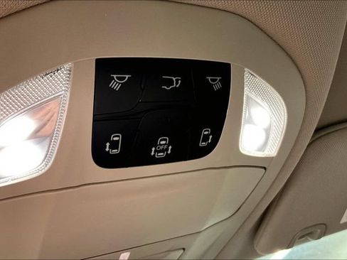 Used 2023 Chrysler Voyager LX FWD image 37
