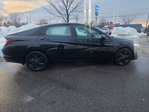 Used 2023 Hyundai Elantra SEL image 7