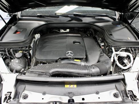 Used 2022 Mercedes-Benz GLC 300 4MATIC image 17