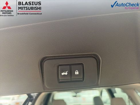 Used 2023 Nissan Rogue SL AWD/4WD image 16