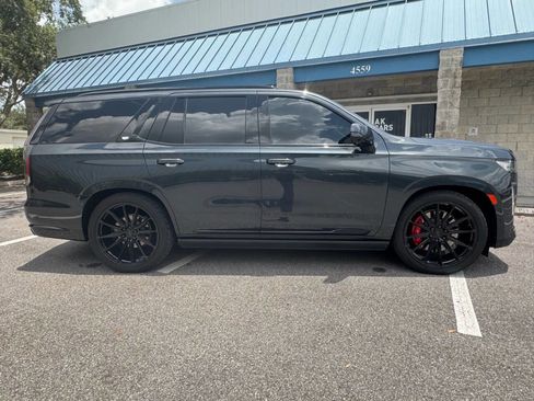 Used 2022 Cadillac Escalade Sport Platinum image 9