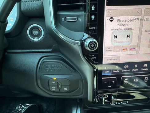 New 2026 RAM 2500 Laramie AWD/4WD image 27
