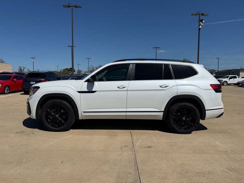 Used 2023 Volkswagen Atlas SEL R-Line image 8