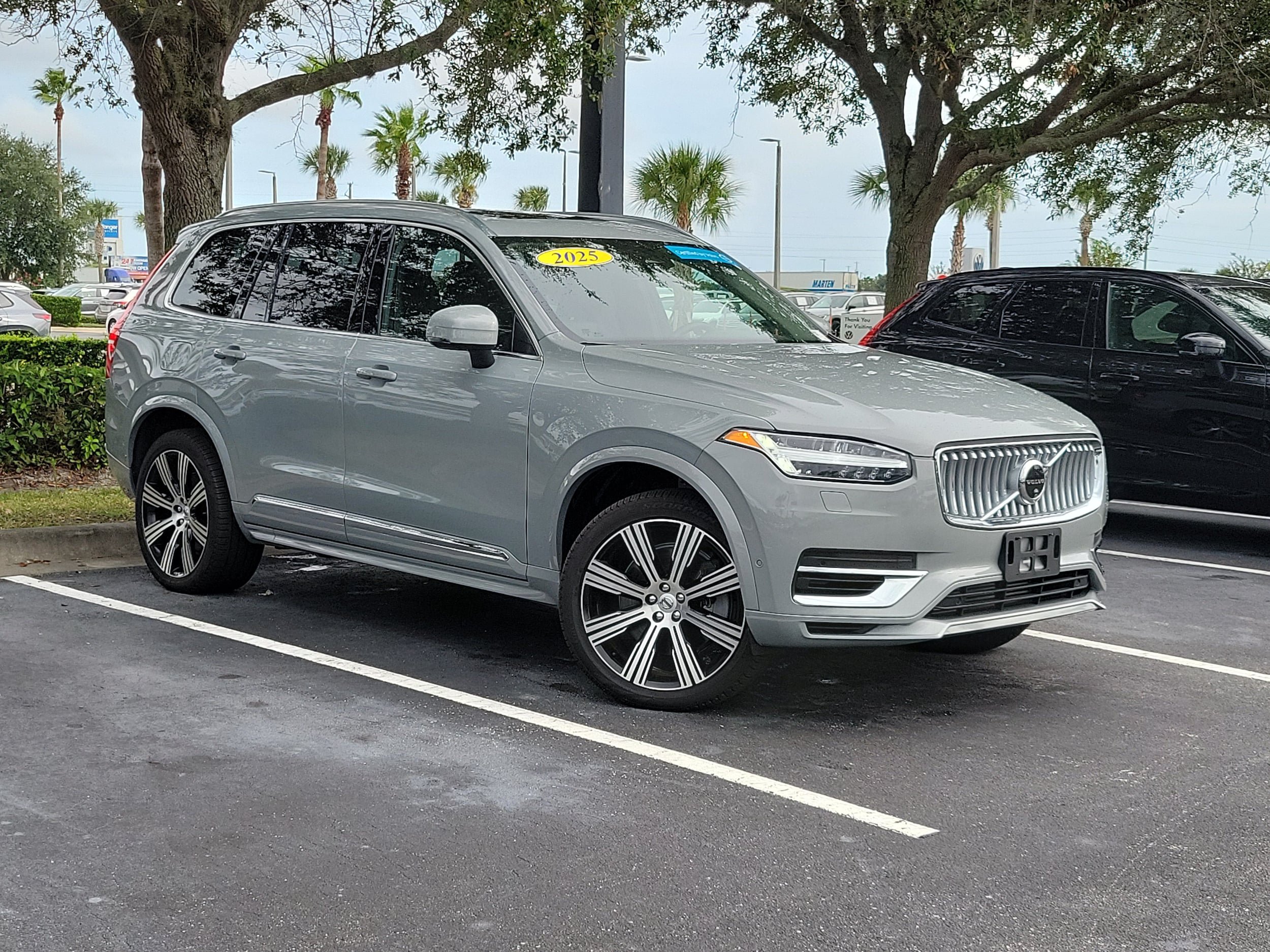 Certified 2025 Volvo XC90 T8 Plus w/ Protection Package AWD/4WD image 1