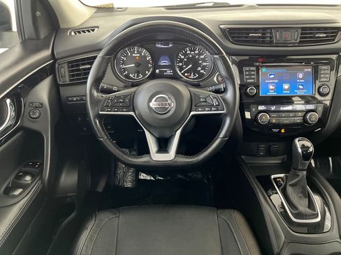 Used 2017 Nissan Rogue Sport SL w/ SL Premium Package FWD image 15